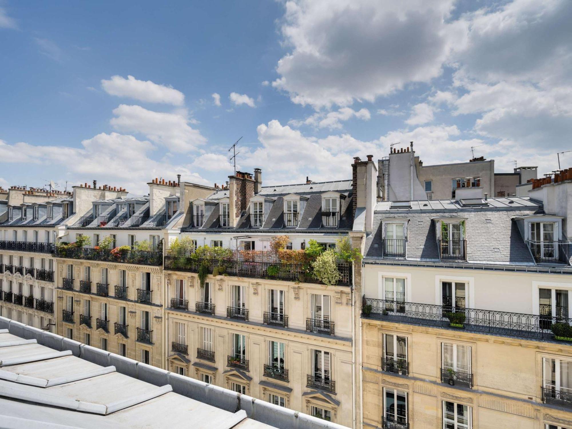 Hotel Ibis Styles Paris Cadet Lafayette Exterior foto