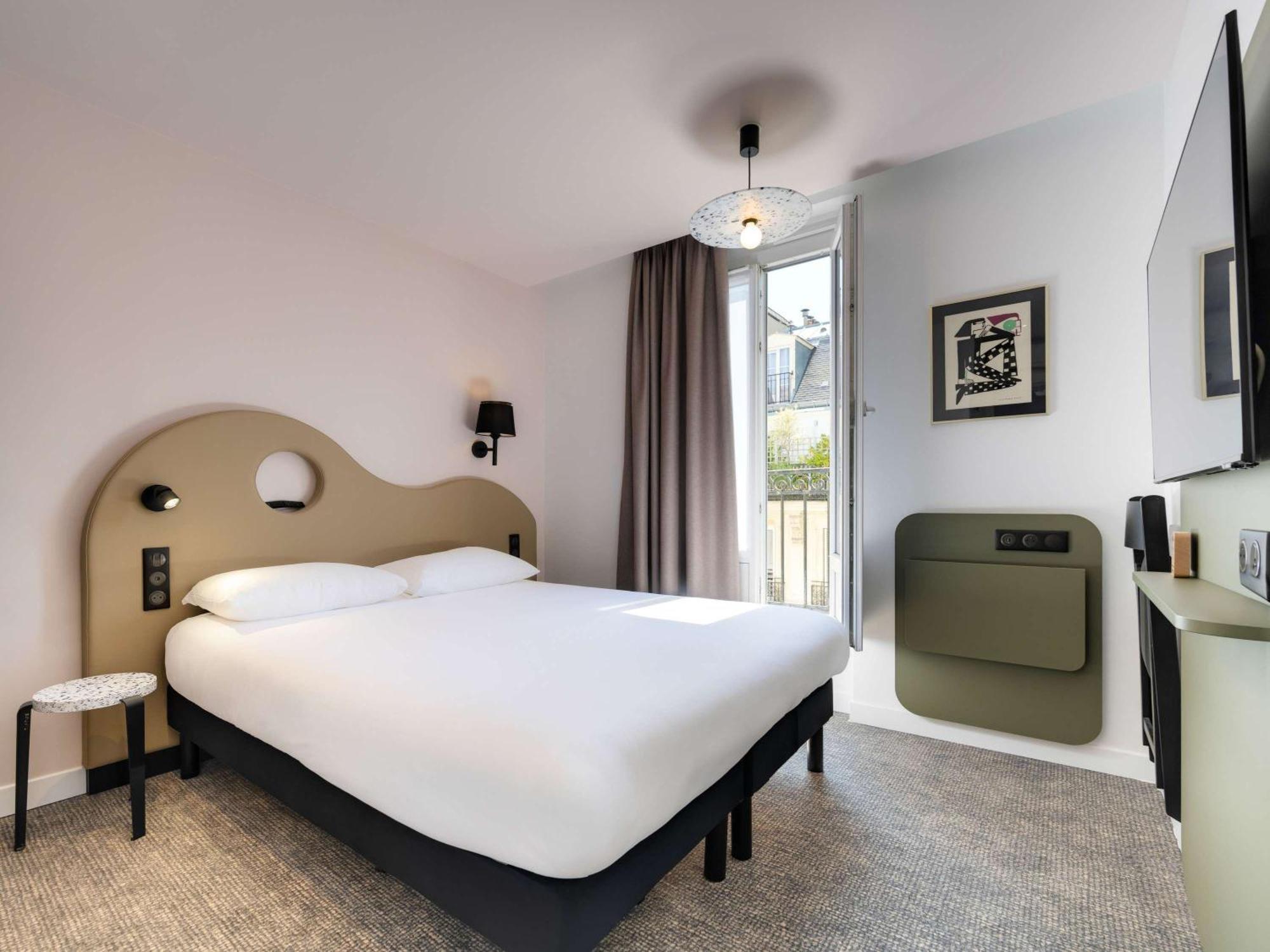 Hotel Ibis Styles Paris Cadet Lafayette Exterior foto