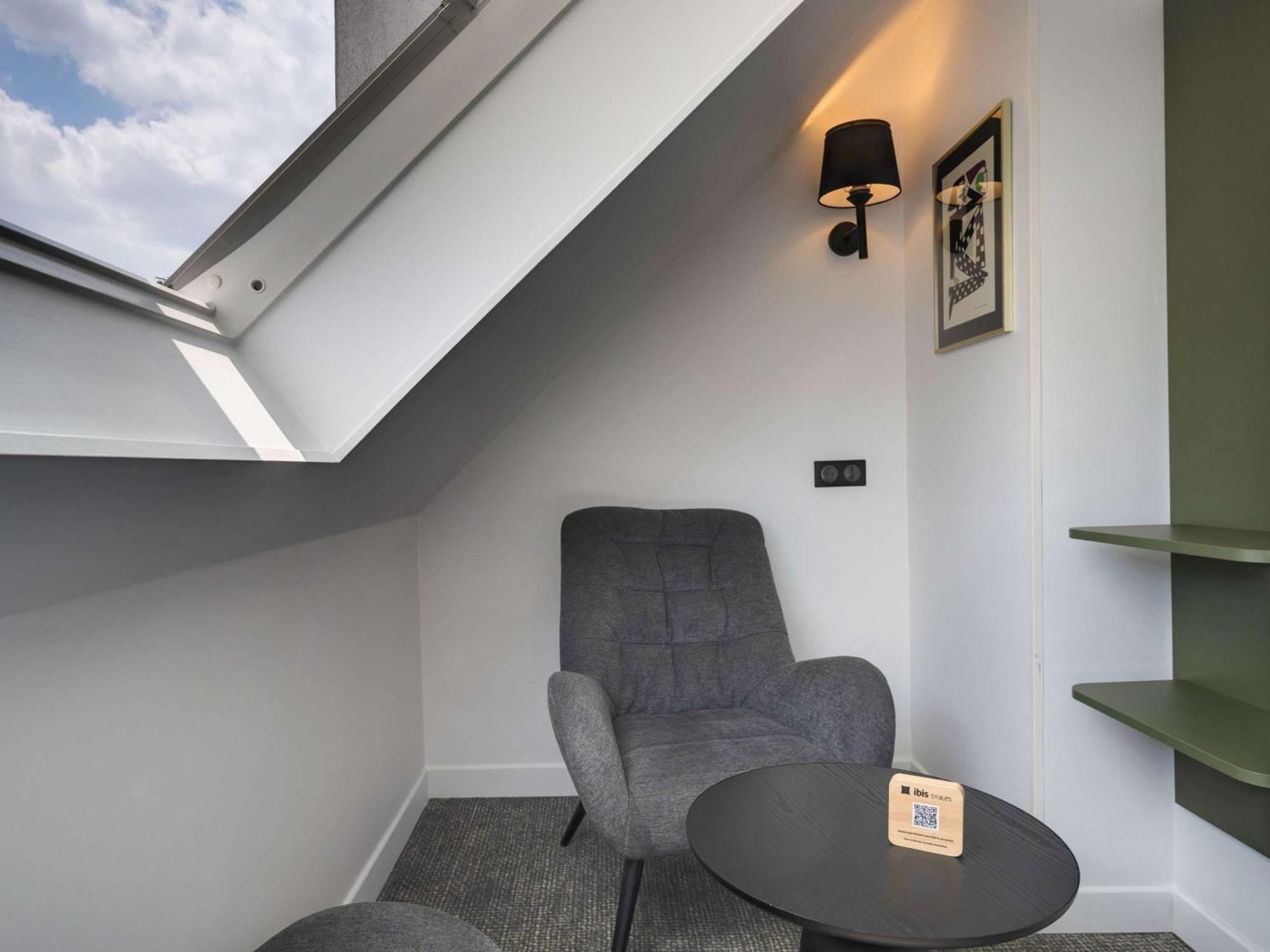 Hotel Ibis Styles Paris Cadet Lafayette Exterior foto