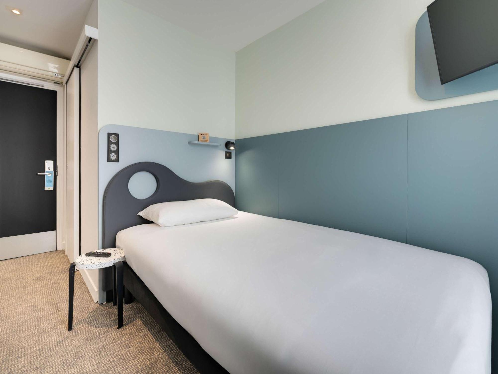 Hotel Ibis Styles Paris Cadet Lafayette Exterior foto